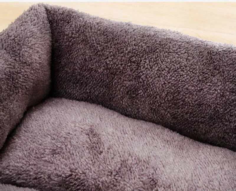 Plush Dog Sleeping Mat – Non-Slip, Bite-Resistant Coral Fleece Bed for Small, Medium & Large Dogs